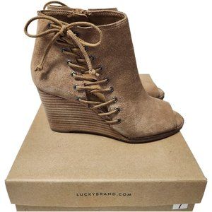 Lucky Brand Ankle  Booties Jaevin Sesam Suede Peep Toe Wedge Side Zip Size 7